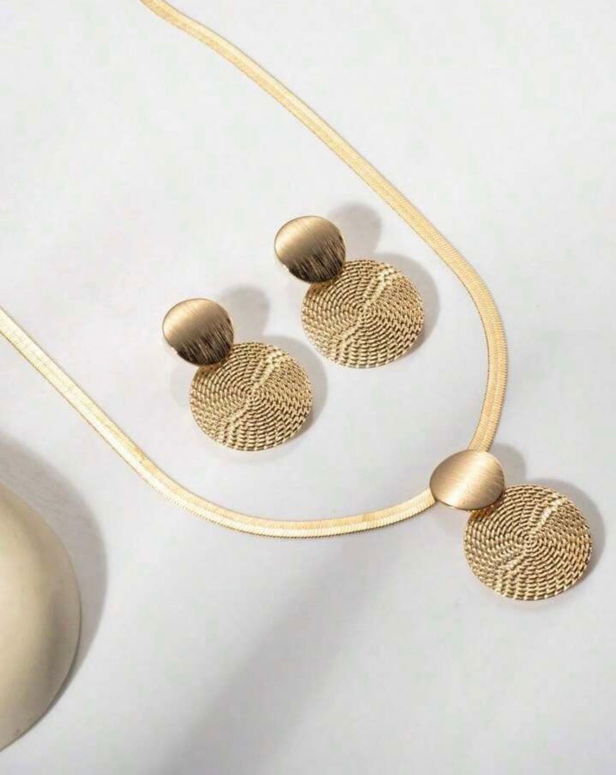 Golden Mesh Pendant Jewelry Set