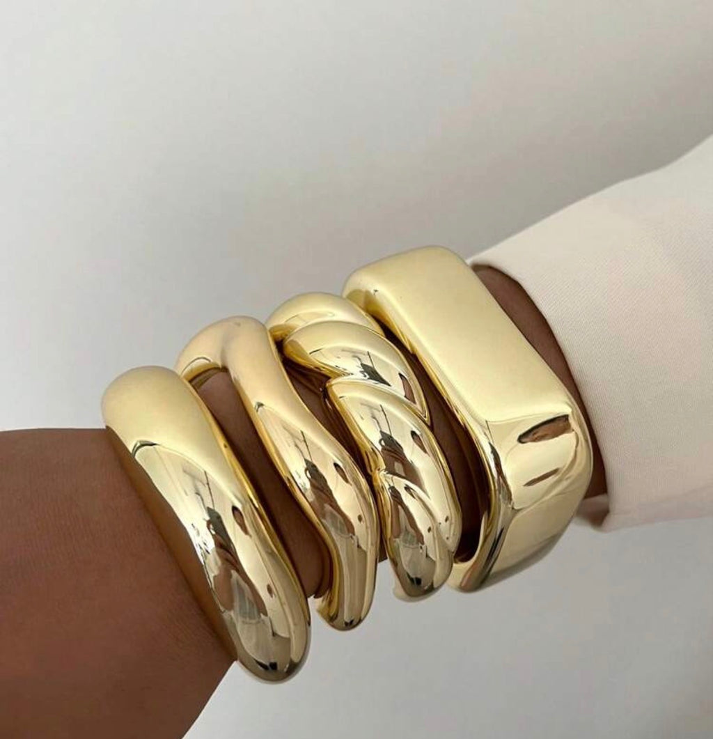 Golden Sculpted Cuff Ring Set