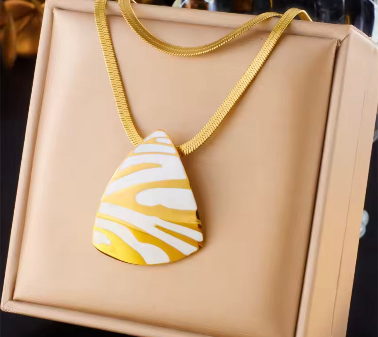 Golden Zebra Elegance Jewelry Set