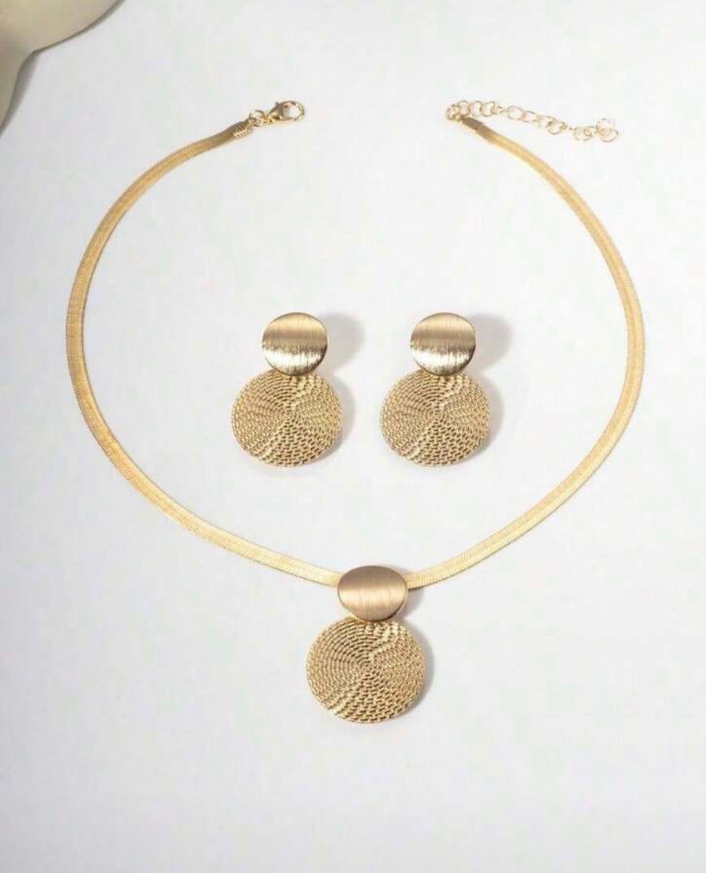Golden Mesh Pendant Jewelry Set