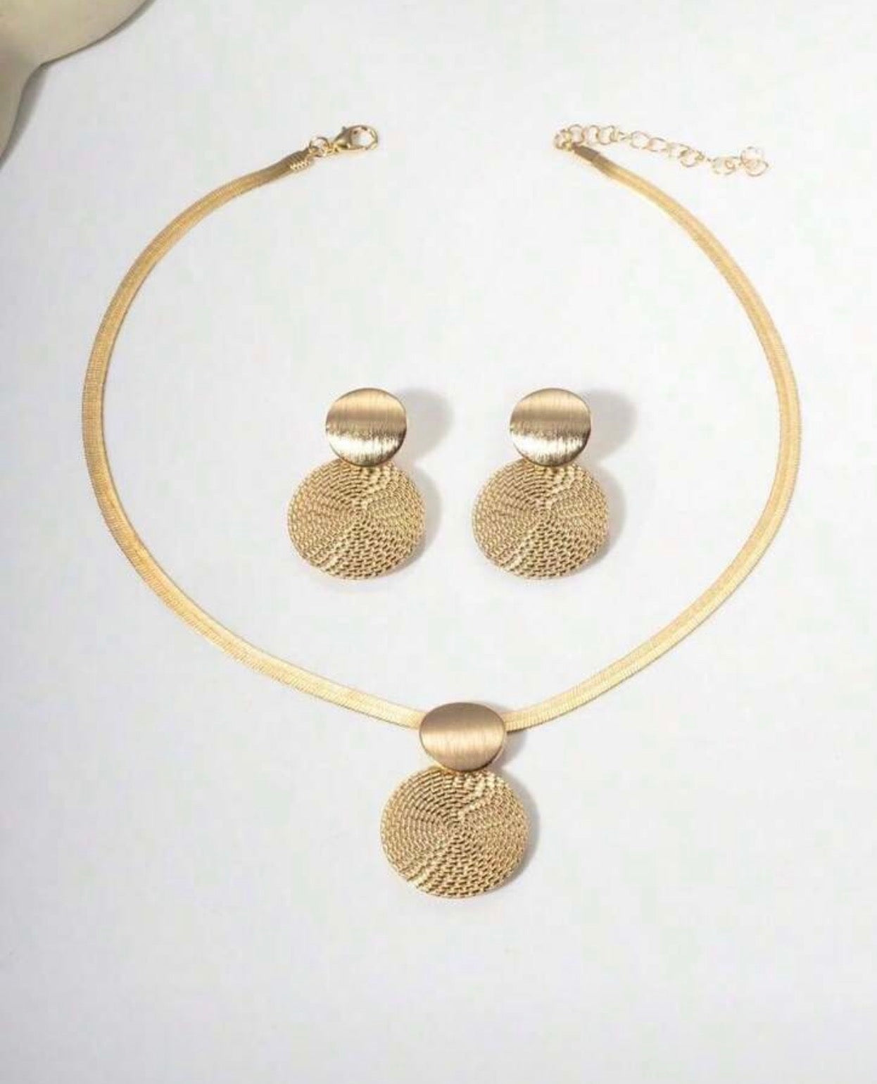 Golden Mesh Pendant Jewelry Set