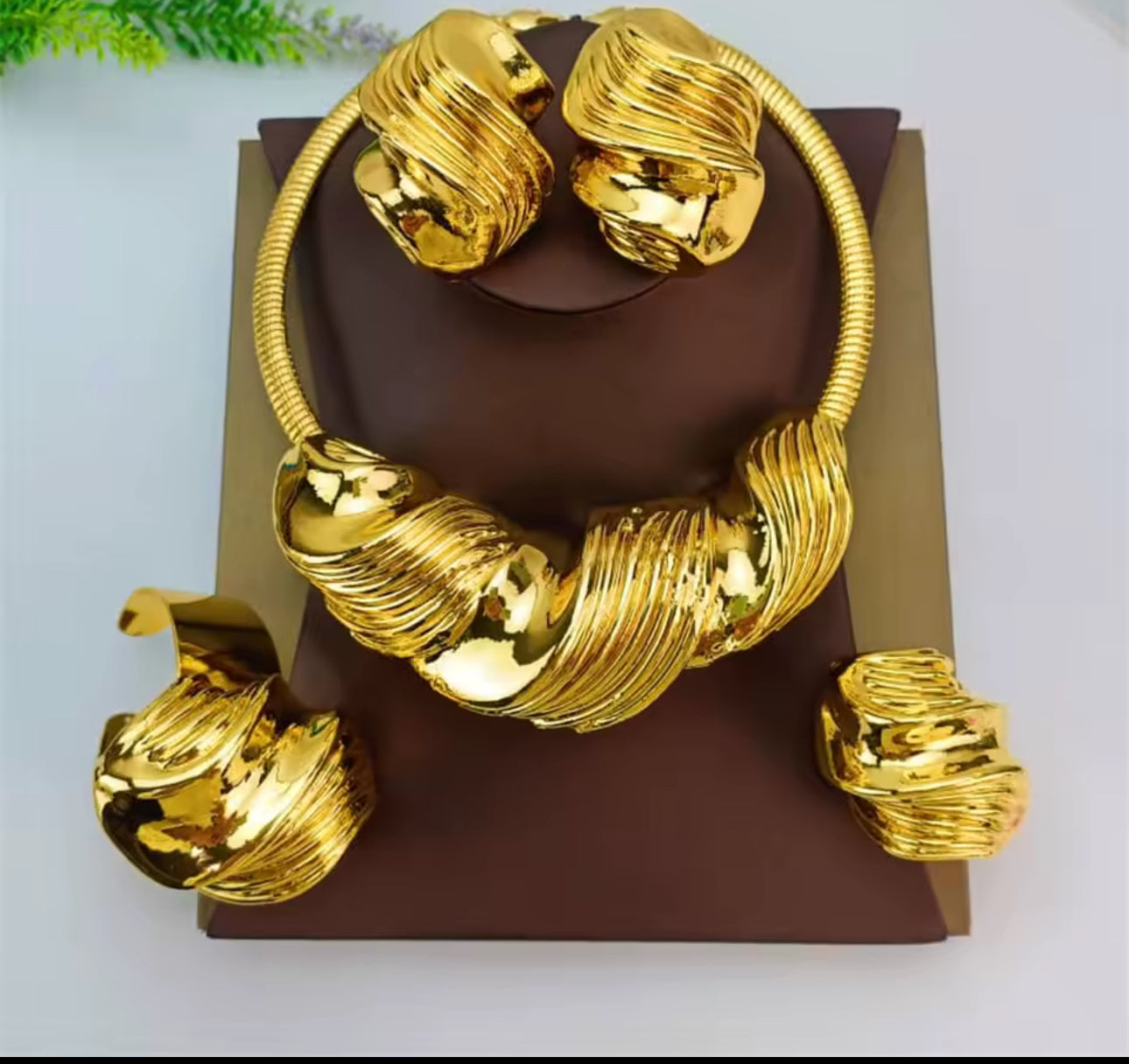Royal Gold Statement Jewelry Set