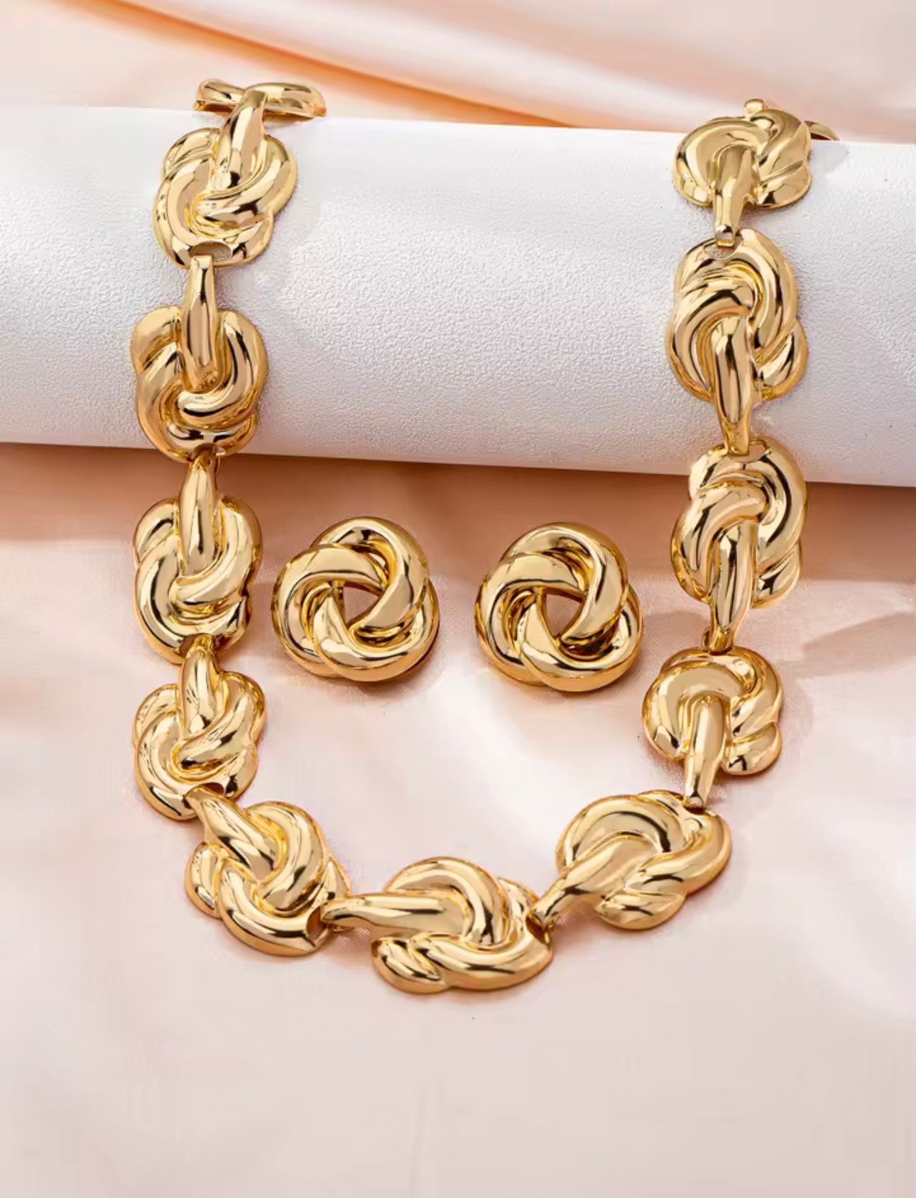Elegant Gold Knot Jewelry Set