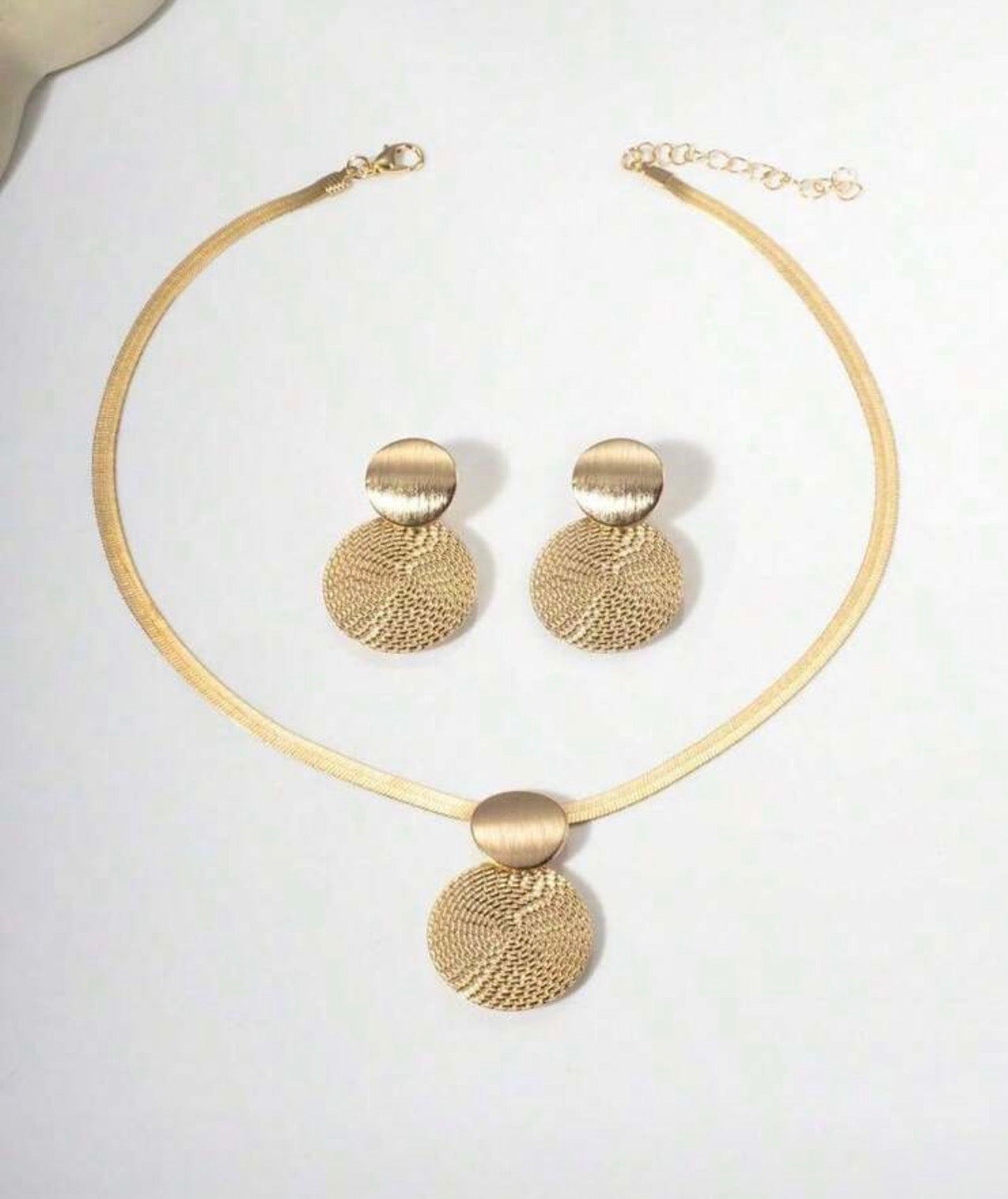 Golden Mesh Pendant Jewelry Set