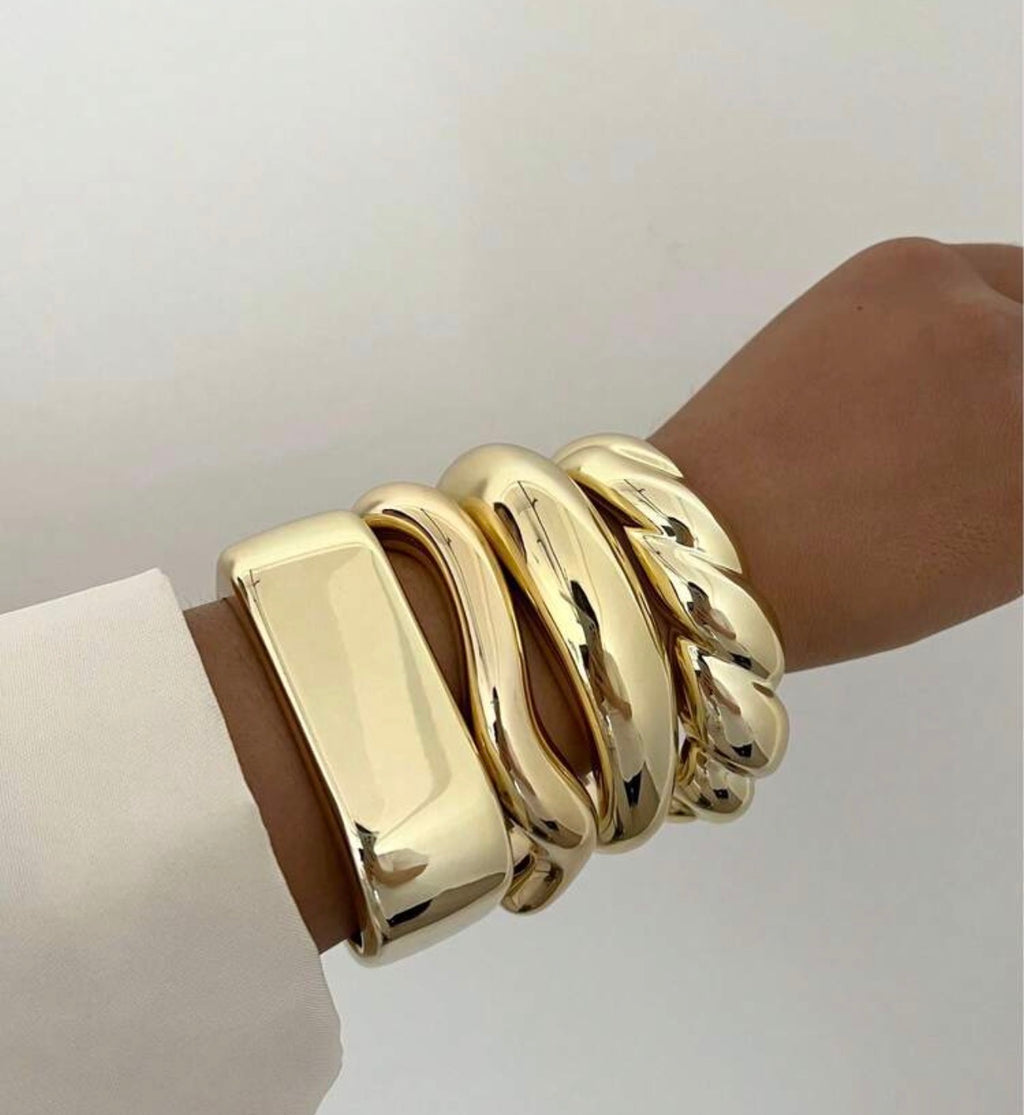 Golden Sculpted Cuff Ring Set