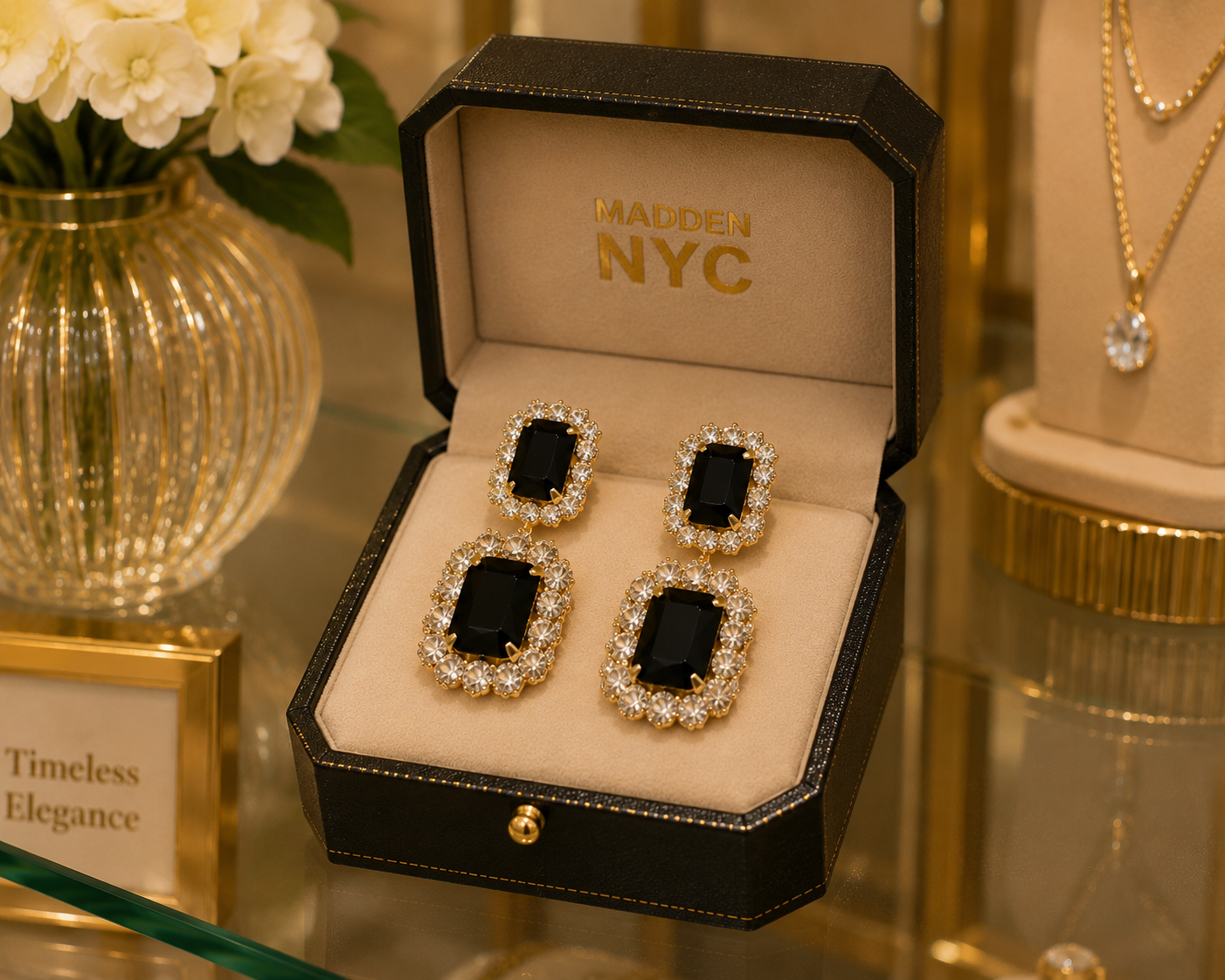 Display on the jewelry box